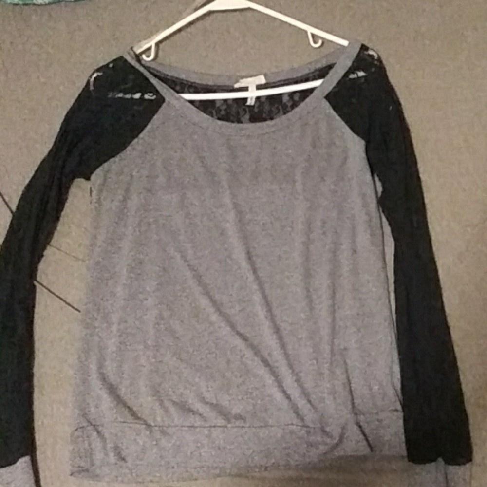 Lacy longsleeve shirt